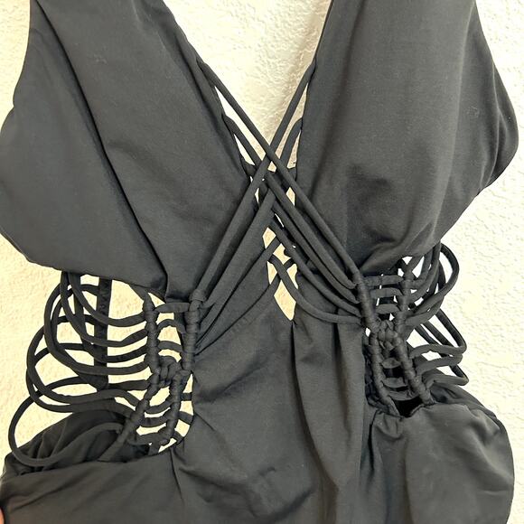 Becca Women's Electric Current Macrame One Piece Swimsuit Size Medium Black - Picture 3 of 6